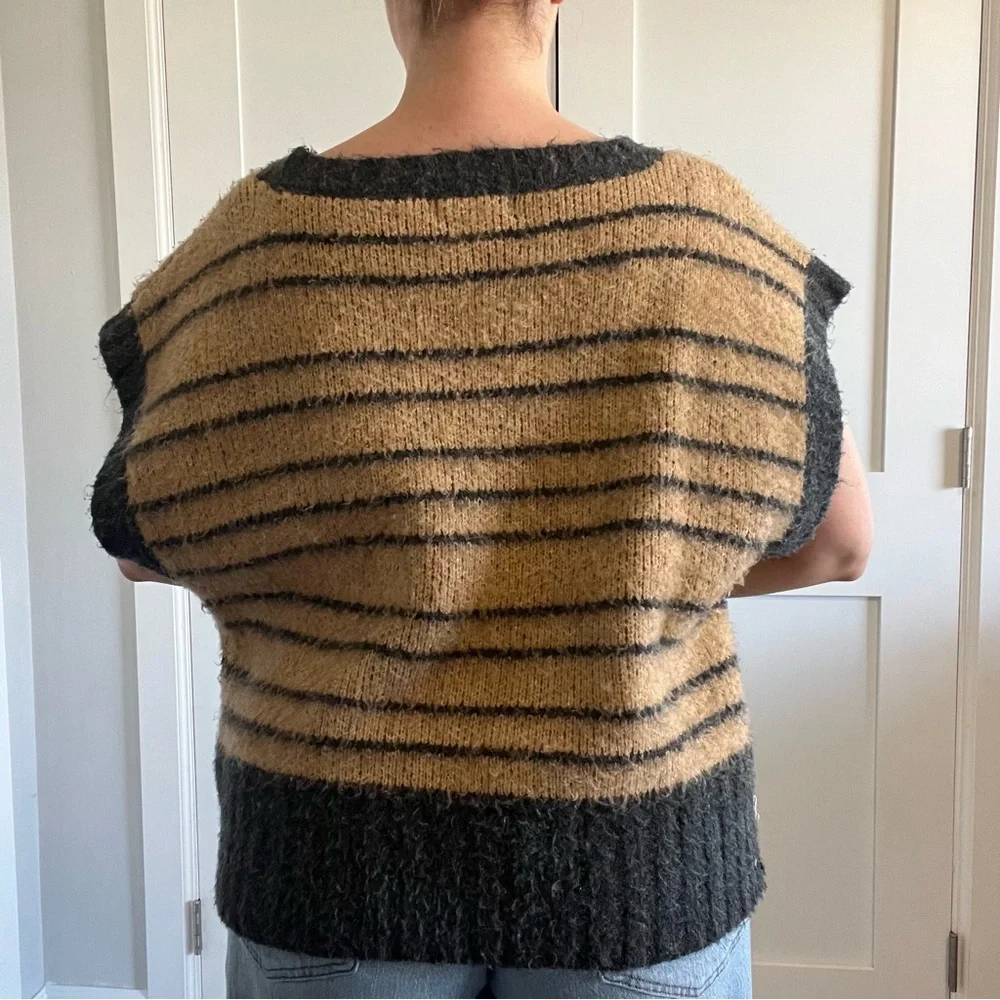 By Together Black and Tan Striped Short-Sleeve Sweater - Large